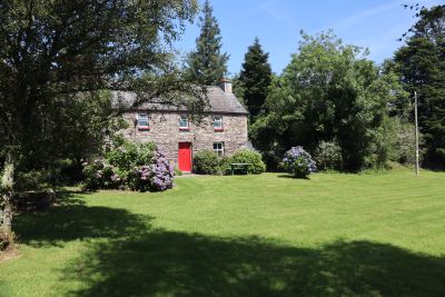 Doon Cottage Images doon cottage left shot authentic Irish cottage Kerry Way Tahilla